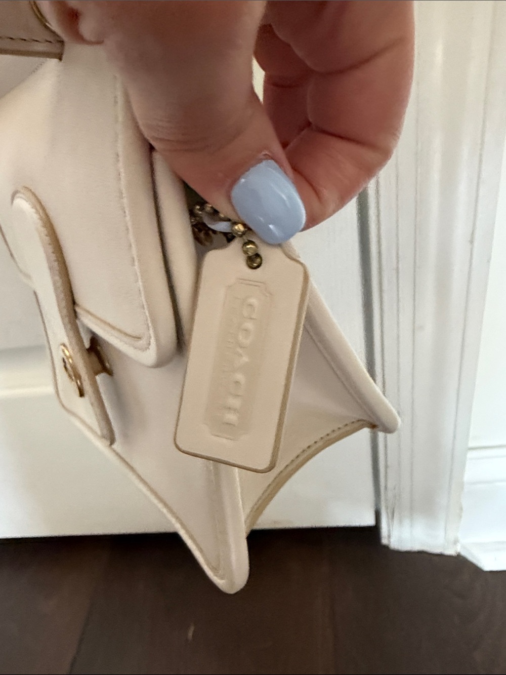 Women’s Coach Cream Leather Crossbody Bag - Classic Structured Satchel - Picture 2 of 6